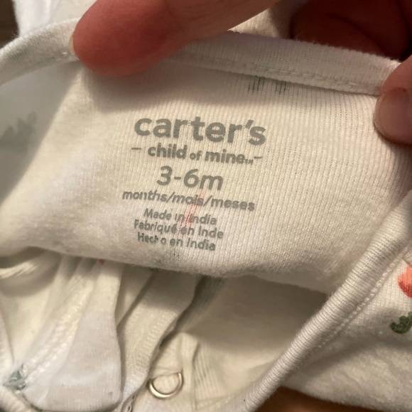 Carter's Cream Baby One Piece Footie with carrots print size 3/6M - Picture 4 of 4
